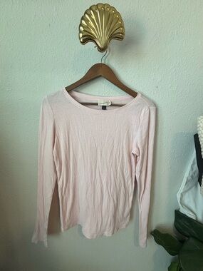 Universal Thread Pale Pink Crewneck Long Sleeve Top